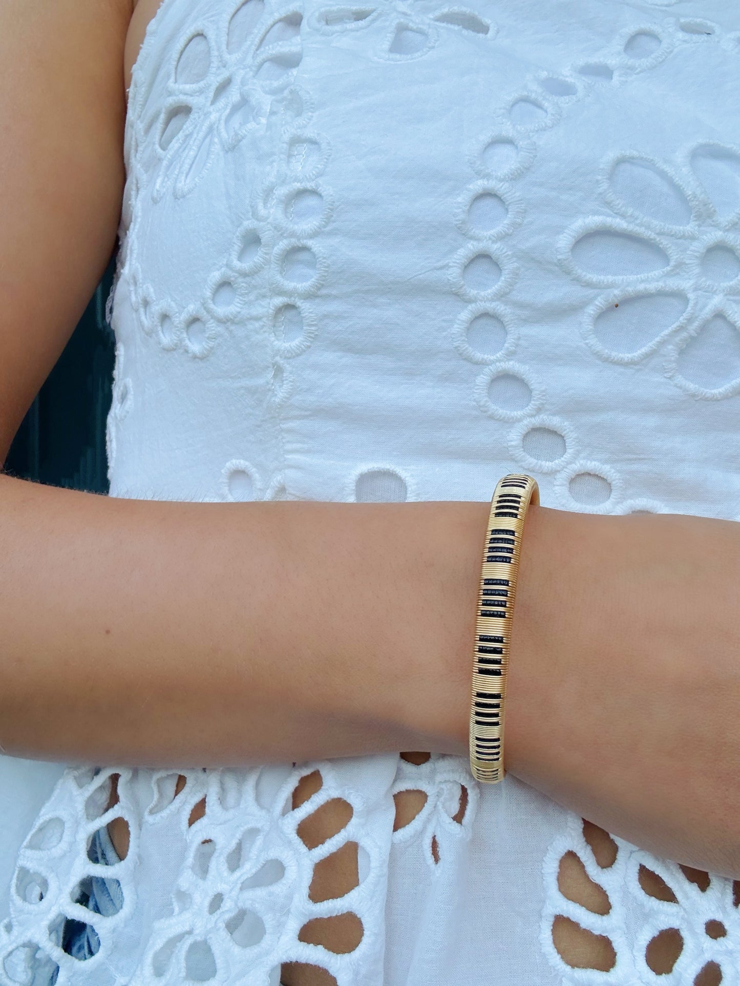 “Noche” Delicate Bangle