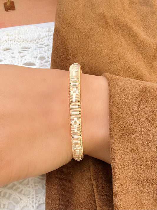 “Cruz” Delicate Bangle