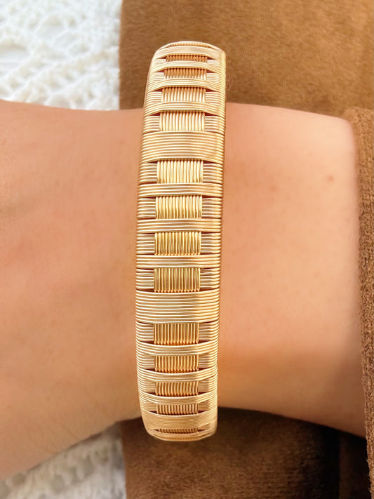 “Hilo” Signature Bangle