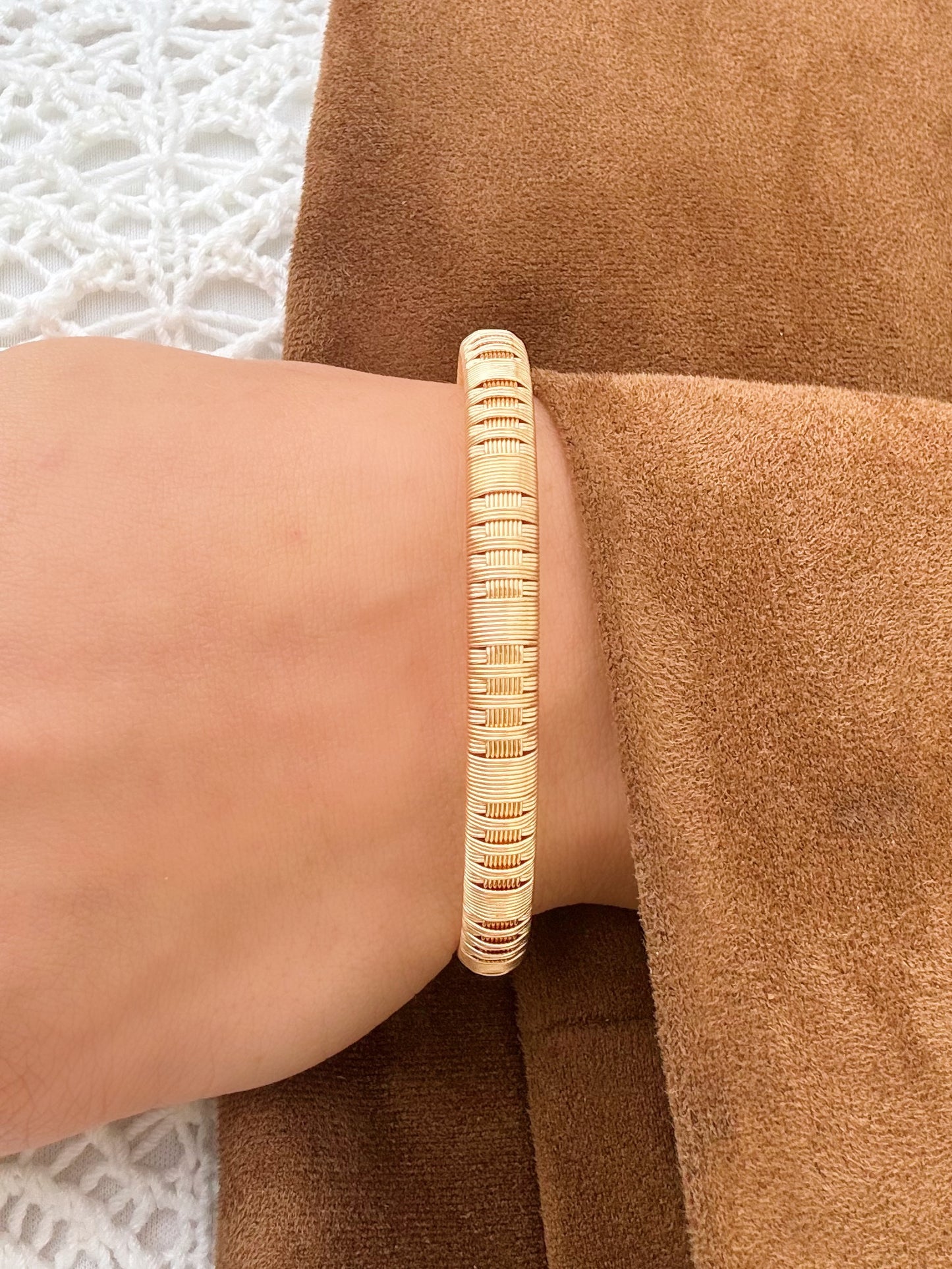 “Hilo” Delicate Bangle