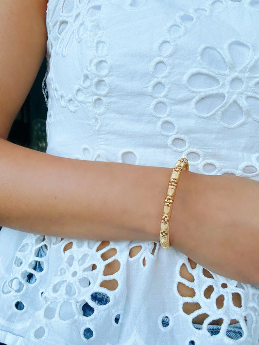 “Paz” Delicate Bangle