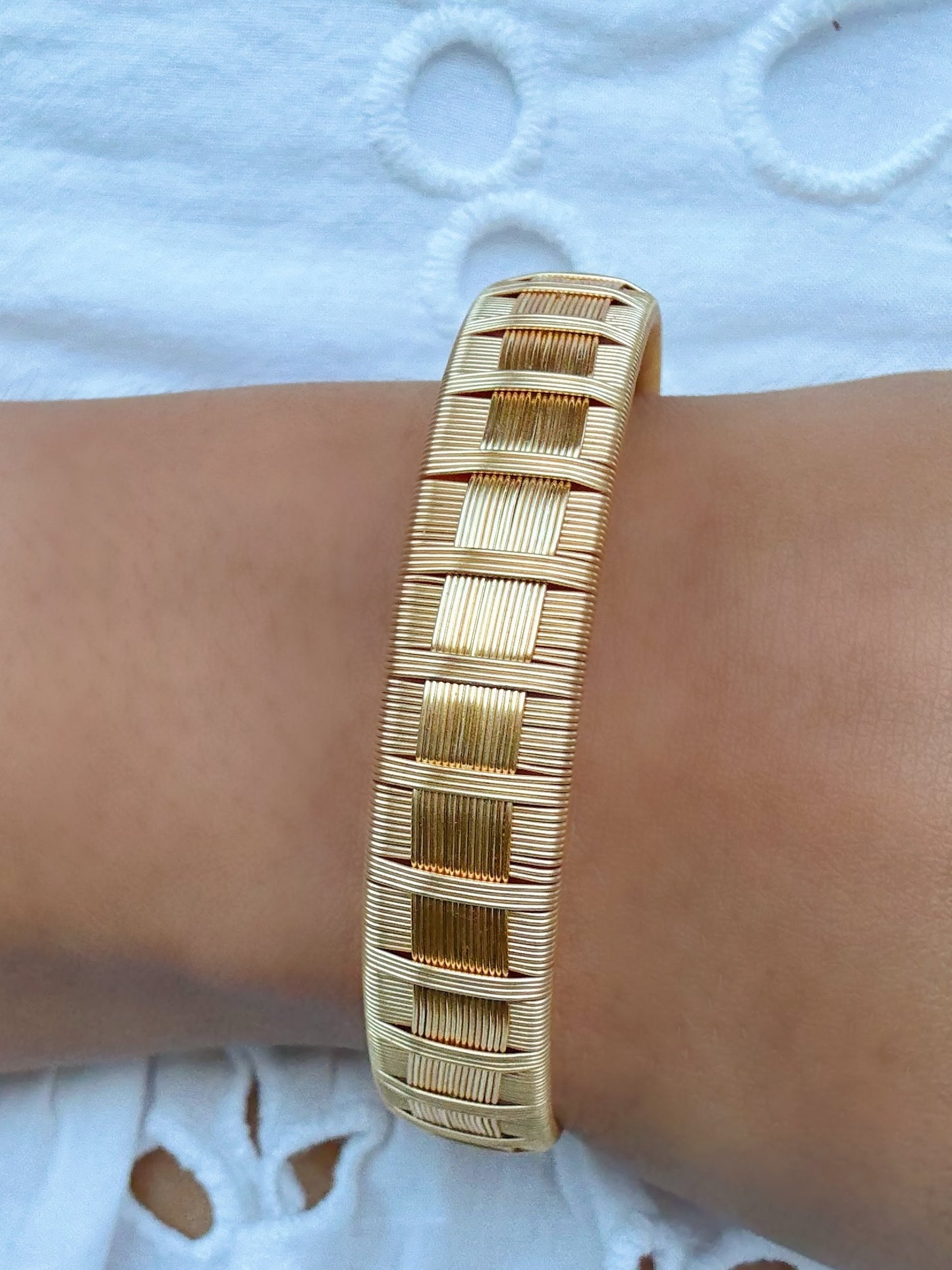 “Hebra” Signature Bangle