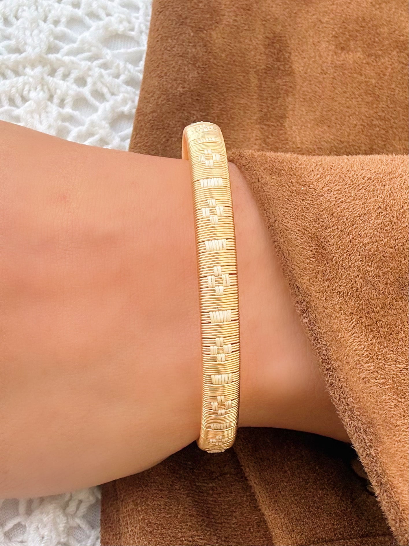 “Fe” Delicate Bangle