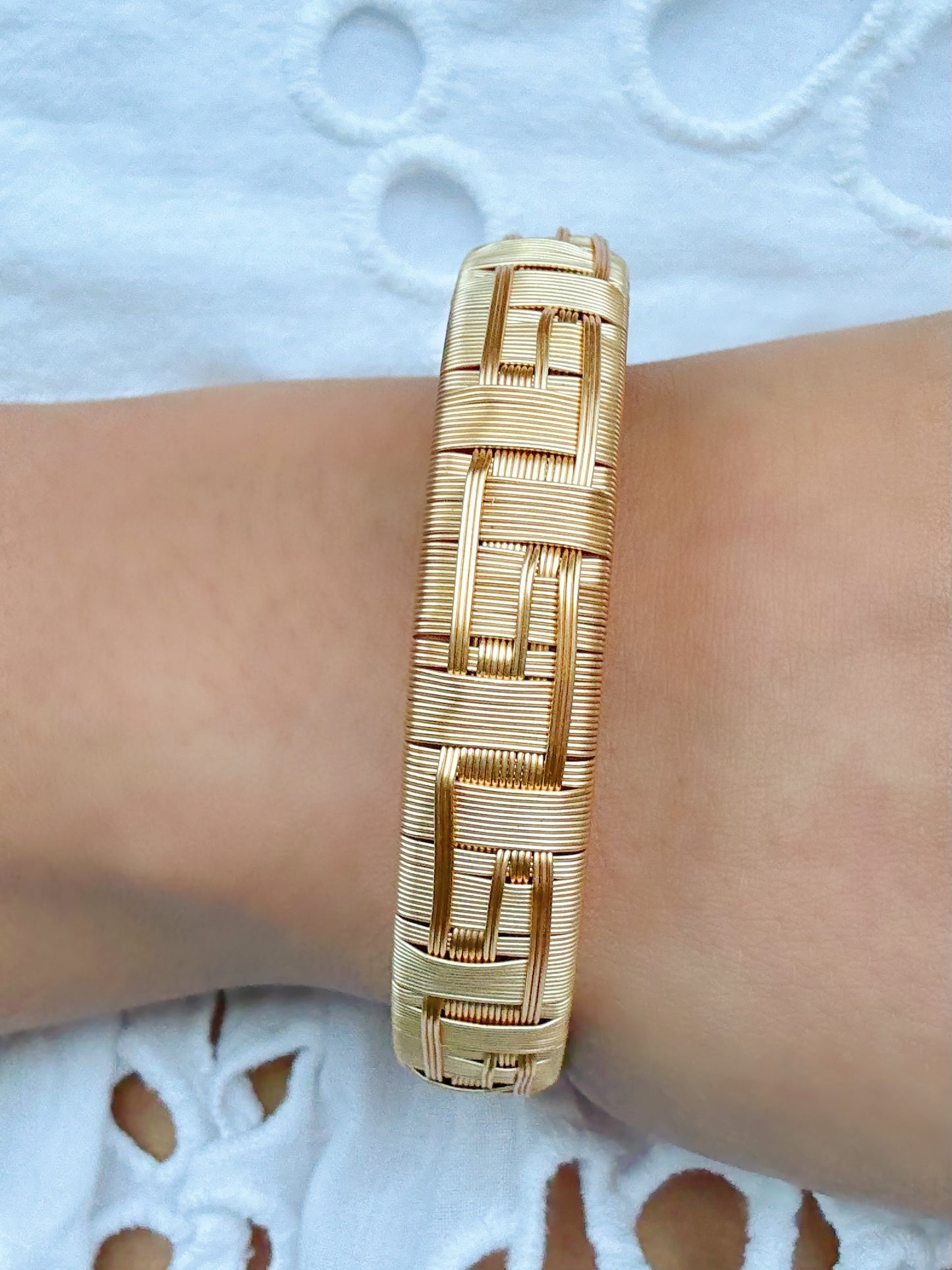 “Espiral” Signature Bangle