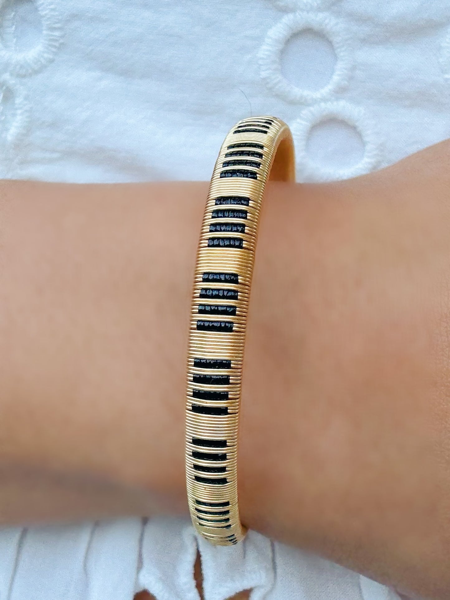 “Noche” Delicate Bangle