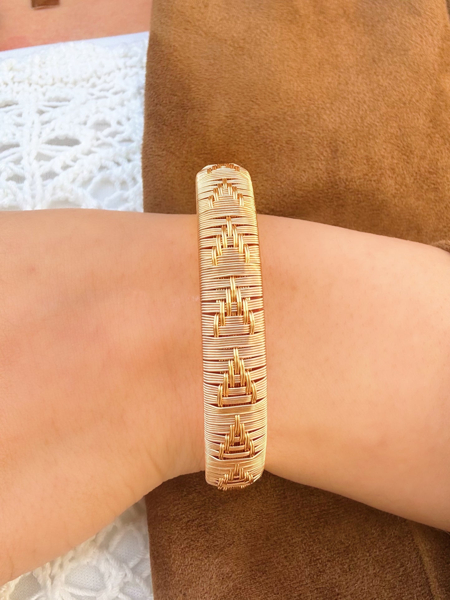 “Clara” Delicate Bangle