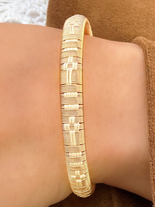 “Cruz” Delicate Bangle