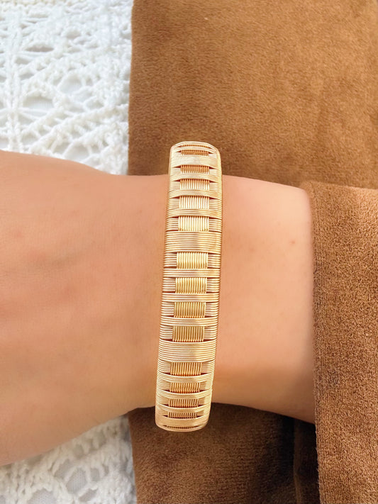 “Hilo” Signature Bangle