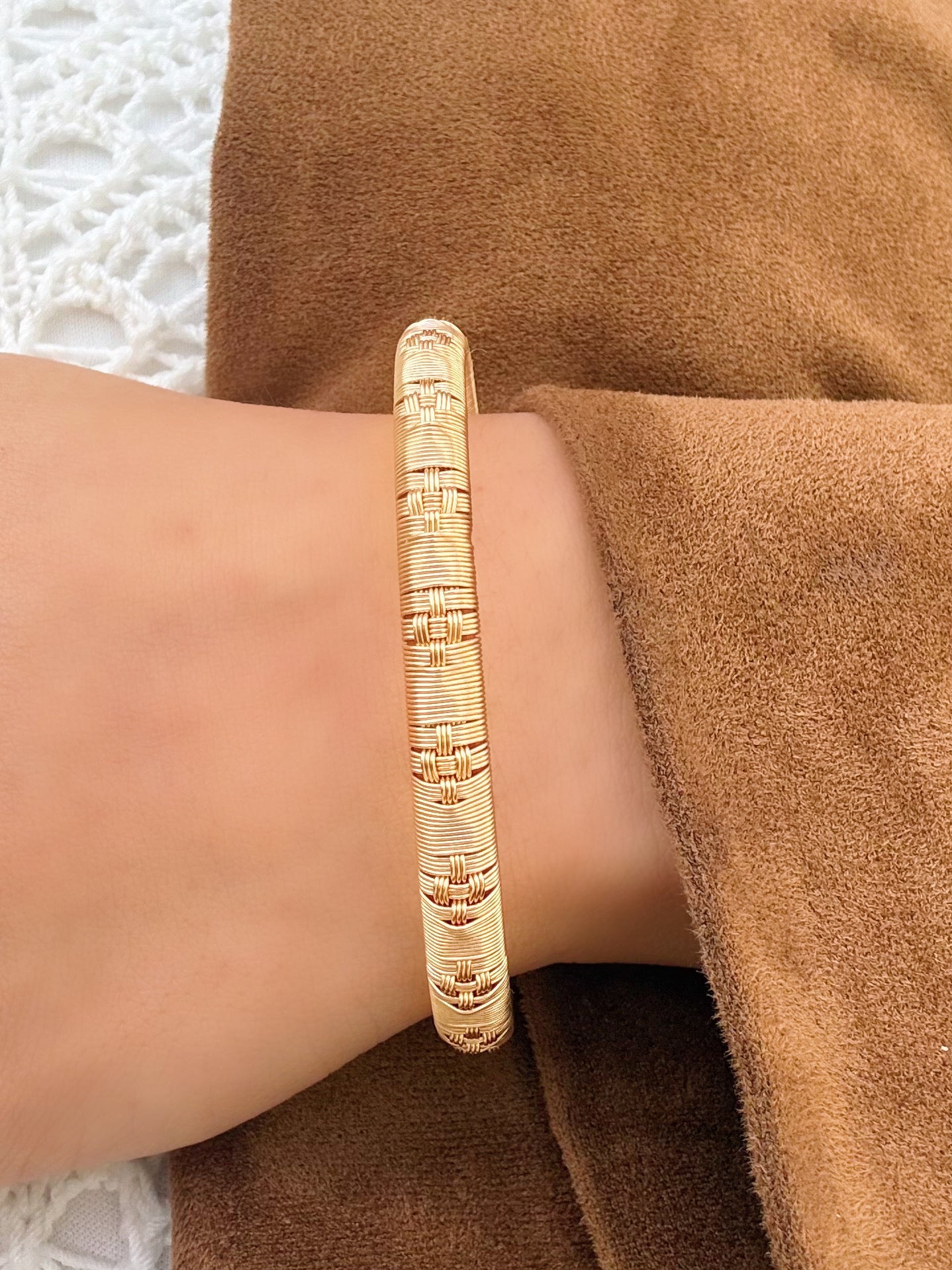 “Paz” Delicate Bangle