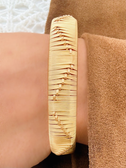 “Luz” Signature Bangle