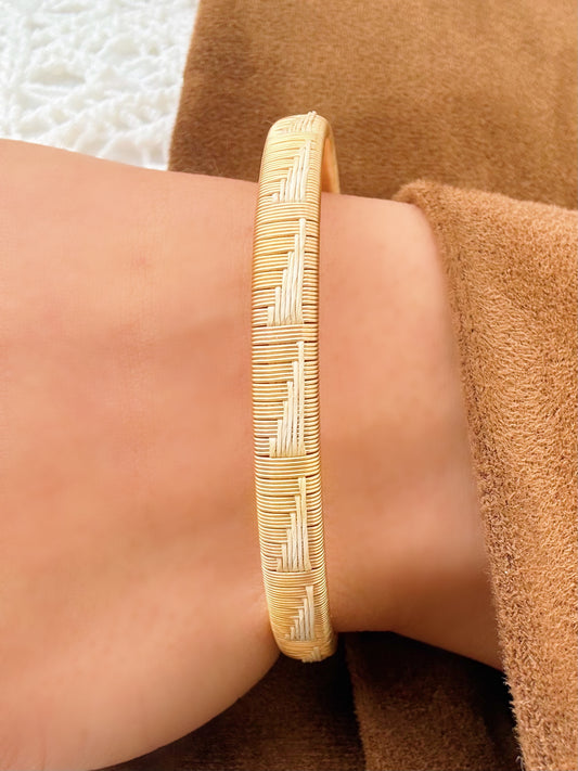 “Corona” Delicate Bangle