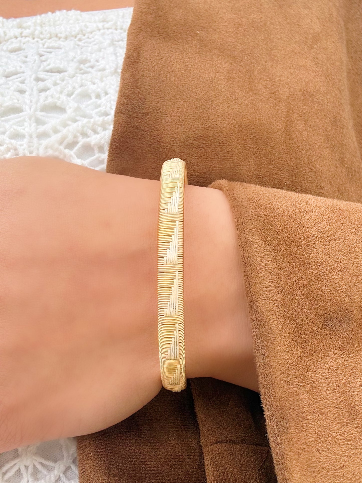 “Corona” Delicate Bangle