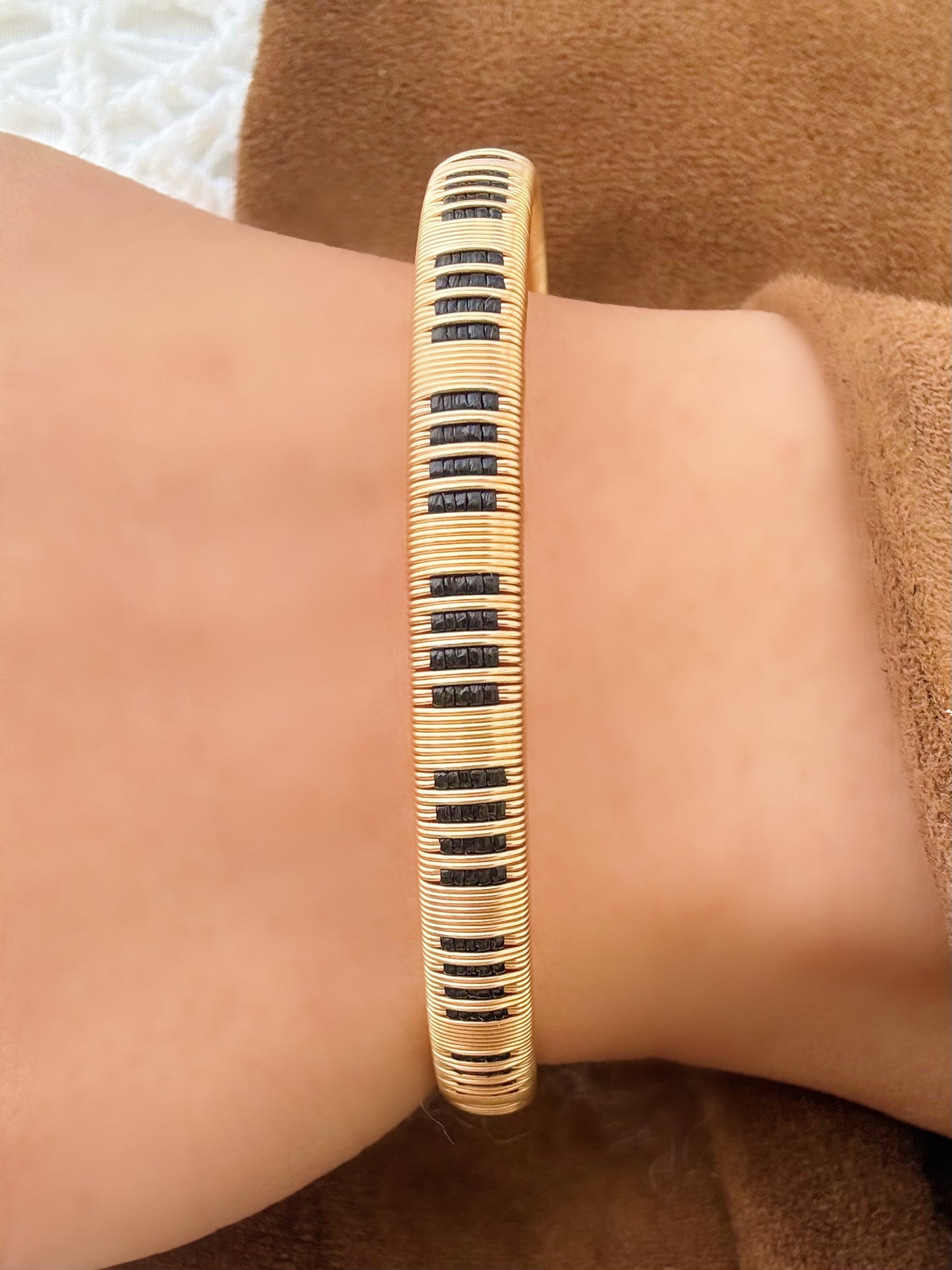 “Noche” Delicate Bangle