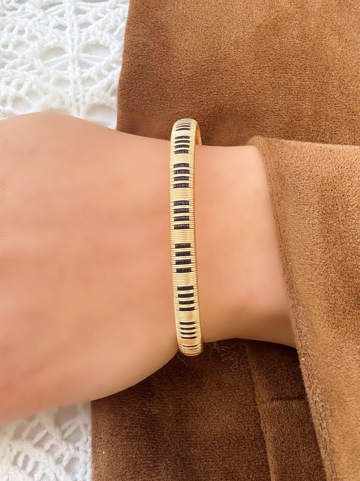 “Noche” Delicate Bangle